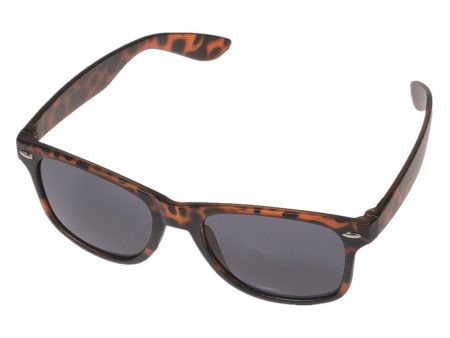 Brun leopard solbrille med sort glas.