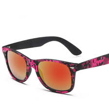 Pink Wayfarer solbrille med sort mønster og spejlglas