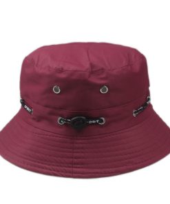 Vinrød bucket hat